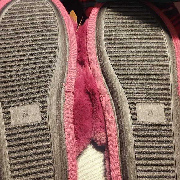 Pink Victoria secret slippers - Picture 2 of 2